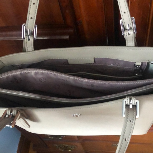 Tory Burch Robinson Leather Tote - Picture 3 of 4